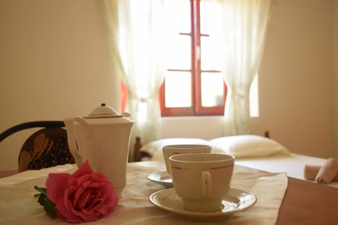 דירות צ'פרו La Casa Di Nonna 0*,