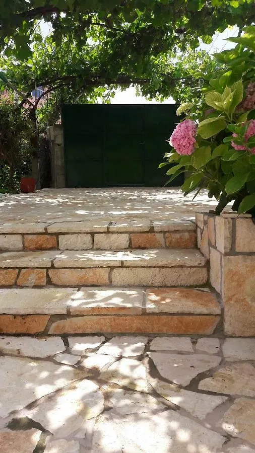 דירות צ'פרו La Casa Di Nonna
